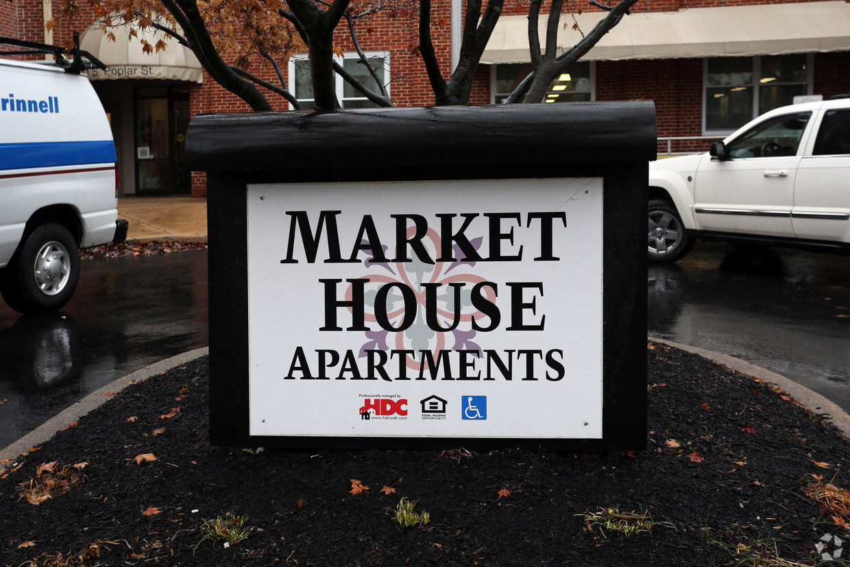 Building Photo - Market House Apartments