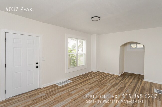 Foto del edificio - 4037 Peak-