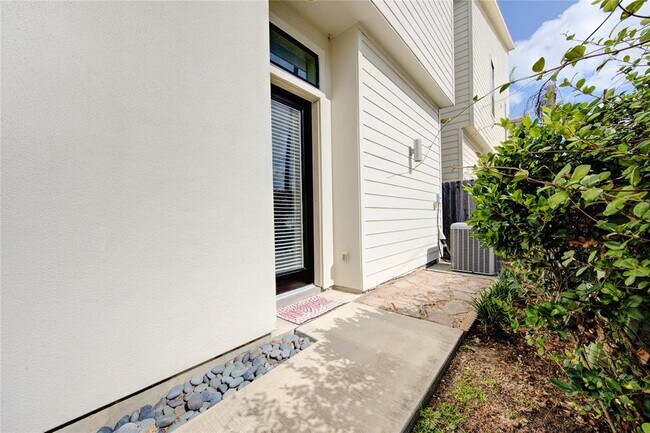 Foto del edificio - 86 N Hutcheson St