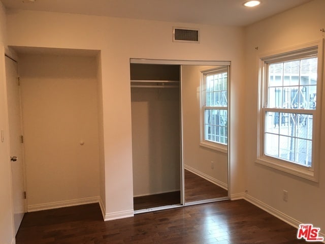 Building Photo - 1143 N Orange Dr
