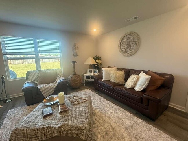 Foto del edificio - 5509 Silverbell Dr