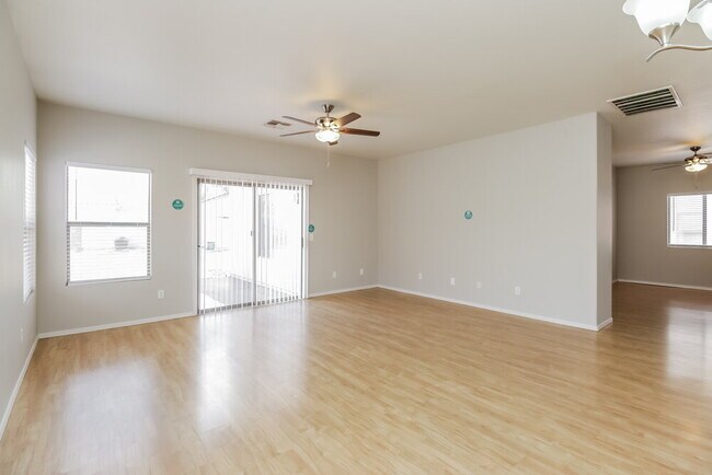 Building Photo - 10457 E Birchwood Ave