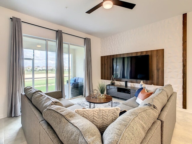 Building Photo - 1083 Splash Shot Pl