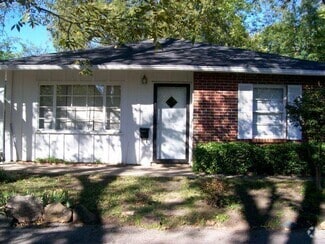 Building Photo - 1205 Christine Ave
