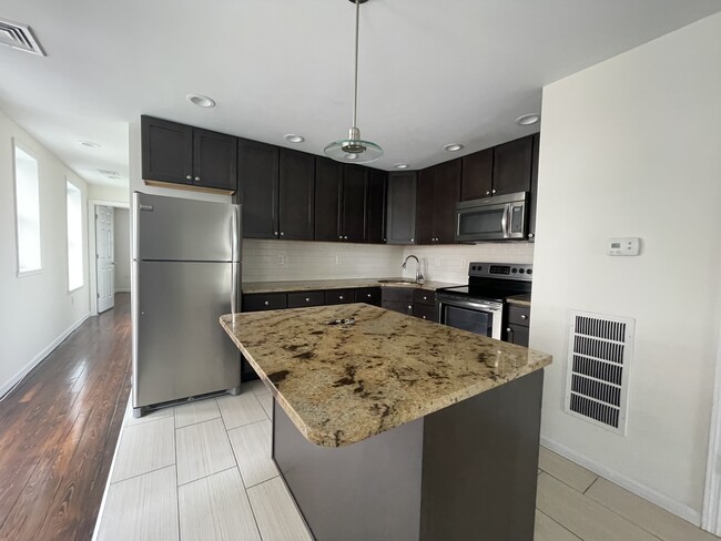 Foto del edificio - 1549 Spring Garden St
