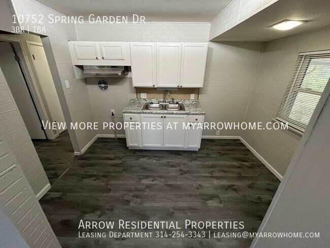 Building Photo - 10752 Spring Garden Dr