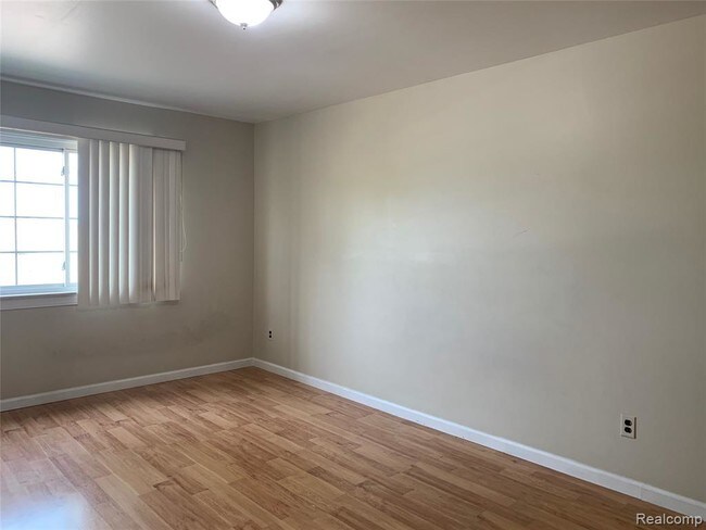 Foto del edificio - 39441 Van Dyke Ave