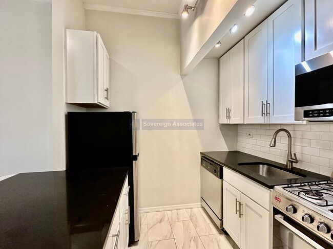 Foto del edificio - 328 W 83rd St