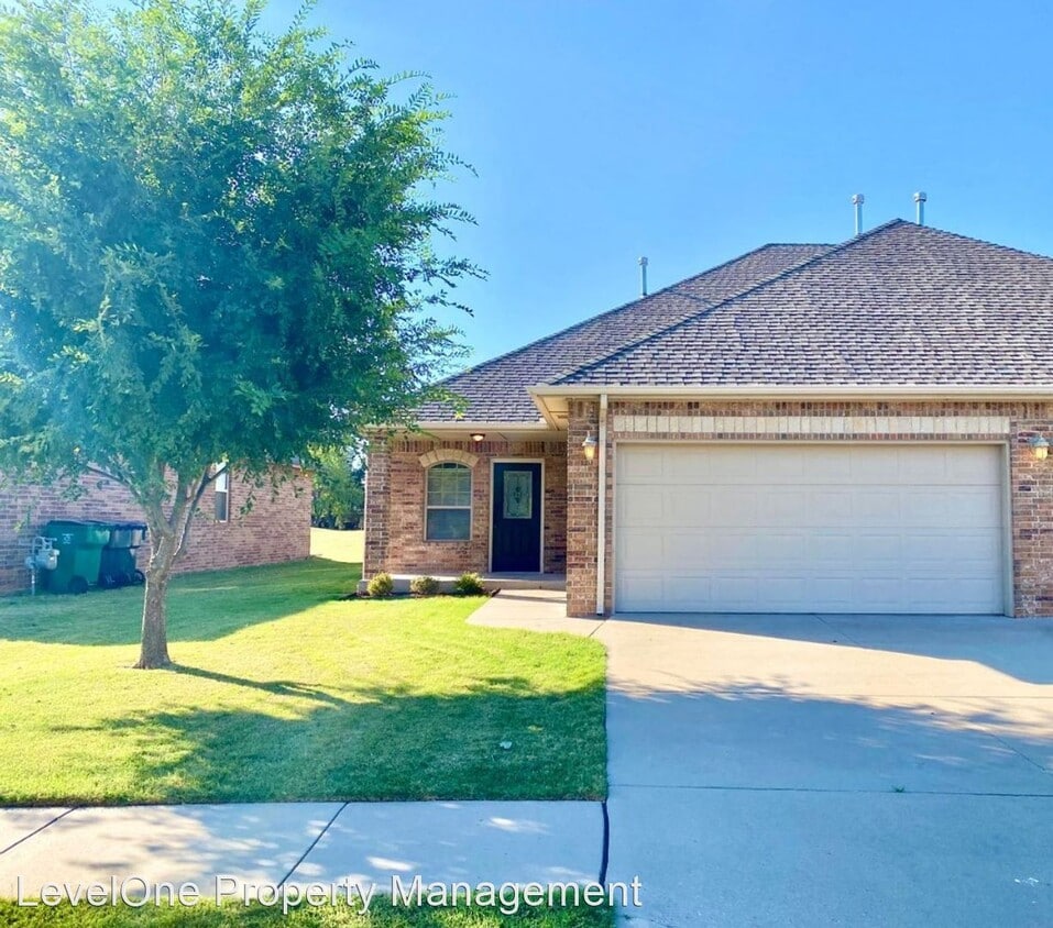 3 br, 2 bath House 11500 NW 121st Place House Rental in Yukon, OK