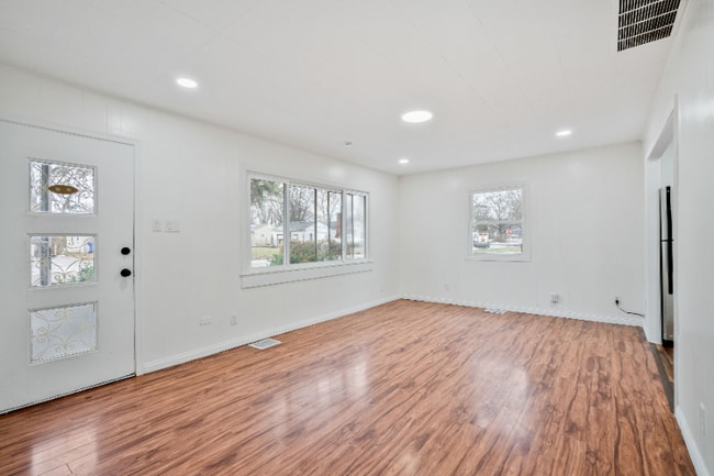 Building Photo - 2519 Walker Ave