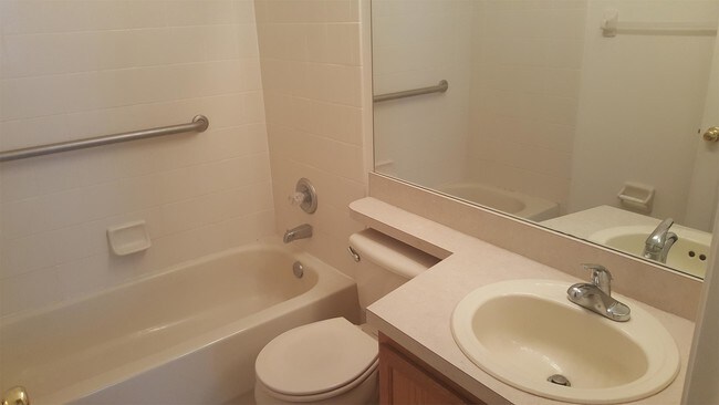 Foto del edificio - 2130 Windcrest Lake Cir