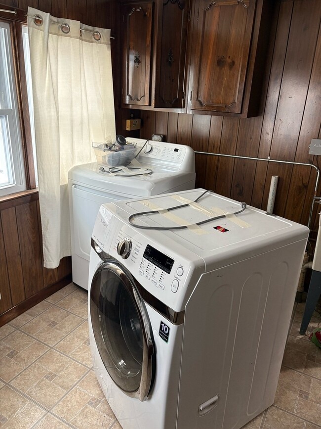 Foto del edificio - 9607 Merrimac Ave