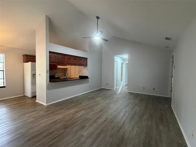 Foto del edificio - 3781 Lake Shore Dr