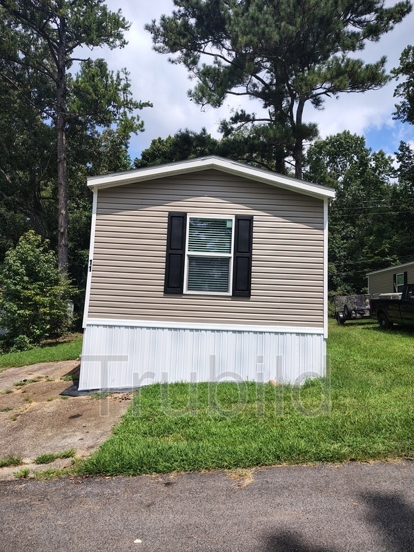 Building Photo - 11 Poole Cir