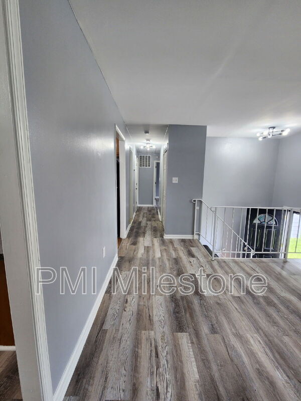Building Photo - 3333 Swann Rd