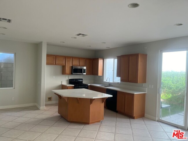 Building Photo - 12359 Sonoma Dr