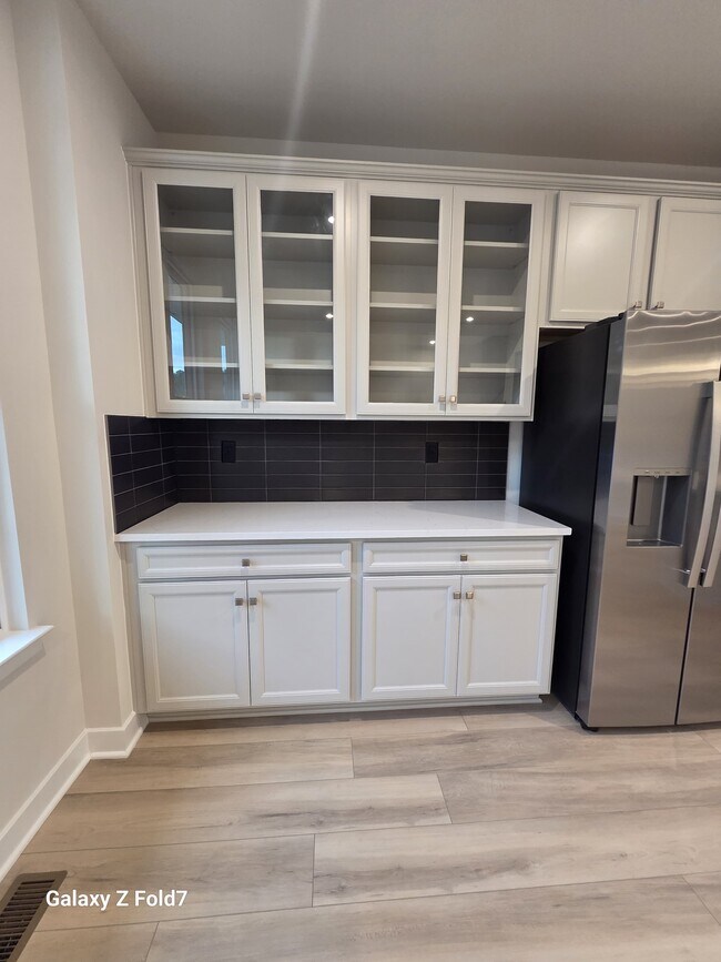 Foto del edificio - 6727 Shelton Ln