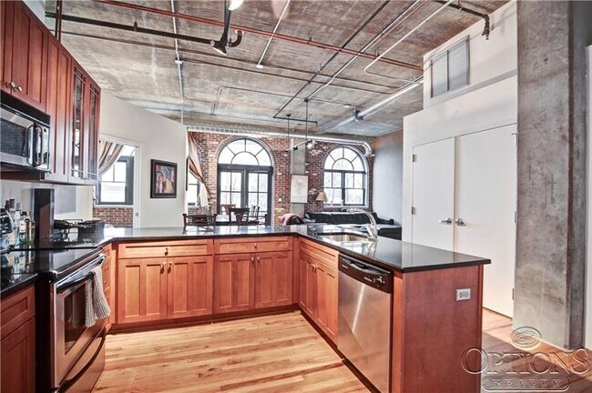 Building Photo - 3180 Mathieson Dr NE
