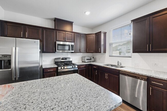Foto del edificio - Build Equity While Leasing - Lease and Own...