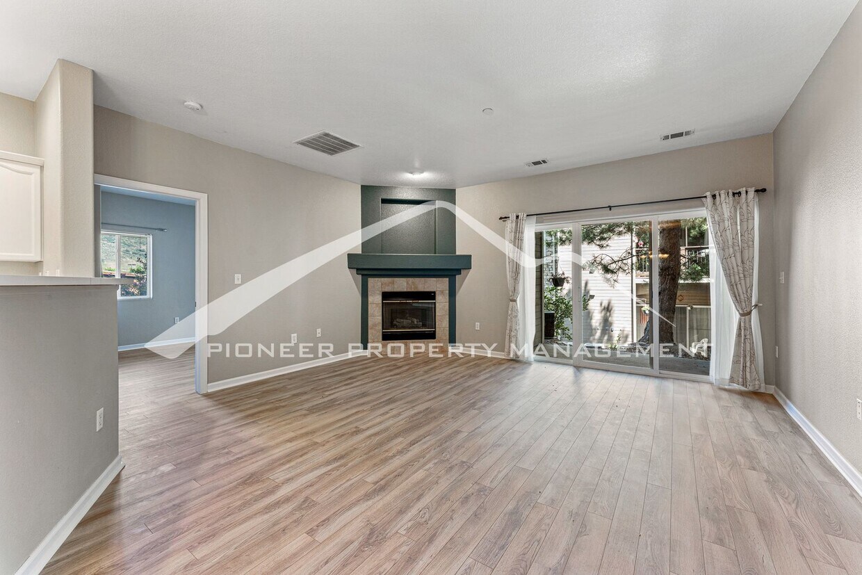 Charming condo with Central AC! - Charming condo with Central AC!