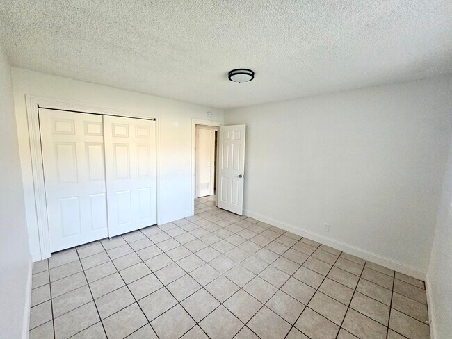 Building Photo - 4523 W Bernadal Pl