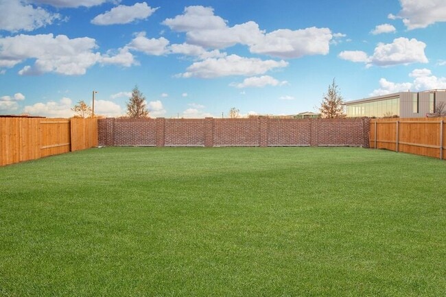 Building Photo - 1917 Dahlia Way