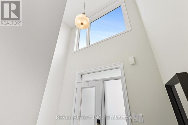 Building Photo - 48 Douet Ln