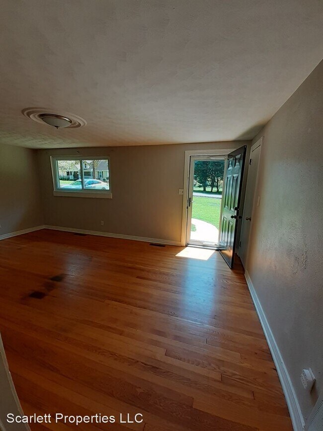 Building Photo - 3 br, 2 bath House - 402 11th Ave SE