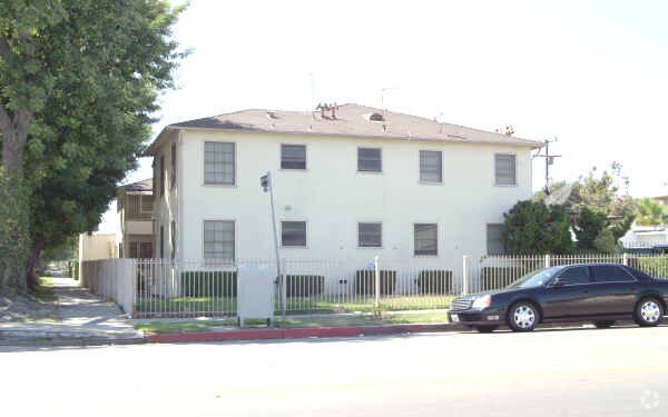 Primary Photo - 3605 W 59th Pl