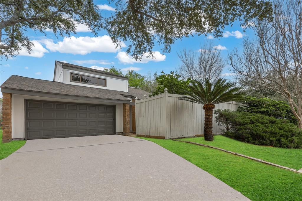 Primary Photo - 16603 Neumann Dr