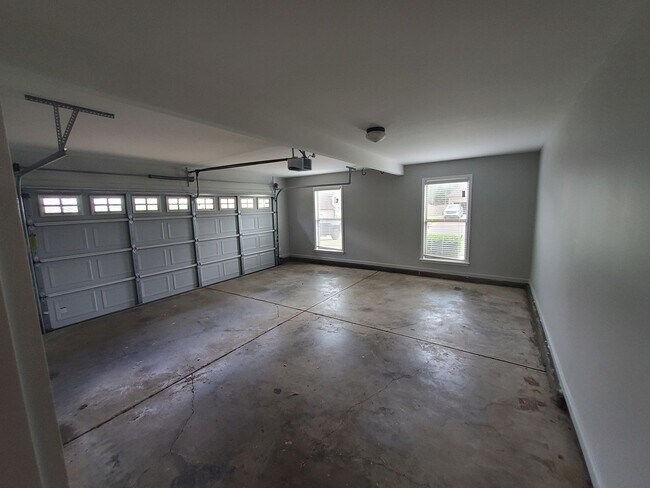 Foto del edificio - 42 Sterling Ridge Dr