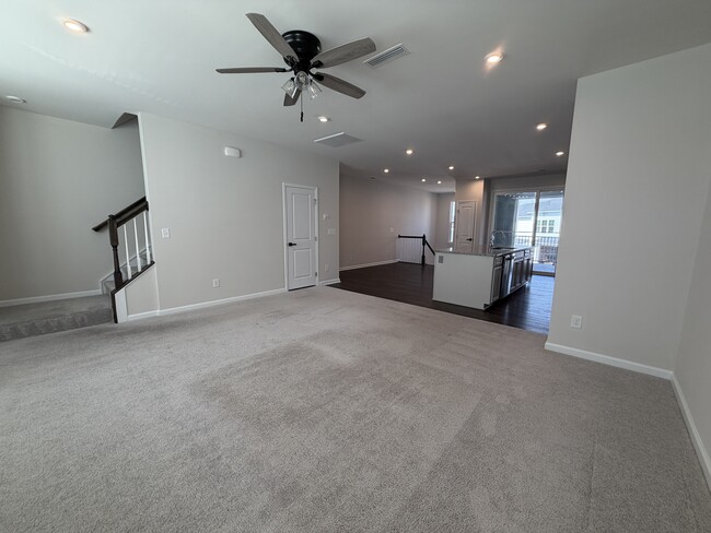 Building Photo - 677 Crudent Rd