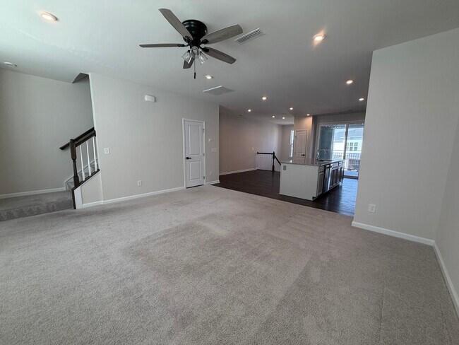 Foto del edificio - 677 Crudent Rd