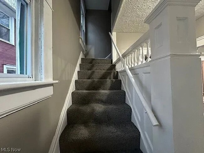 Foto del edificio - Spacious 4-Bedroom Home in Cleveland