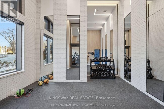 Building Photo - 2088 James St