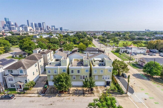 Building Photo - 2123 Stuart St