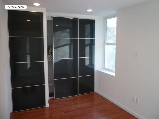 Foto del edificio - 625 Walton Ave