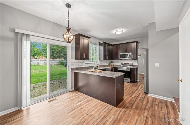 Building Photo - 2088 Edinburgh Ln