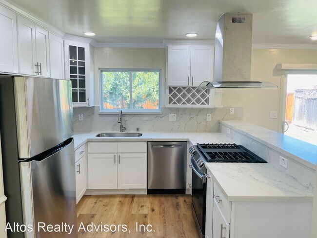 Building Photo - 4 br, 3 bath House - 511 Humber Court