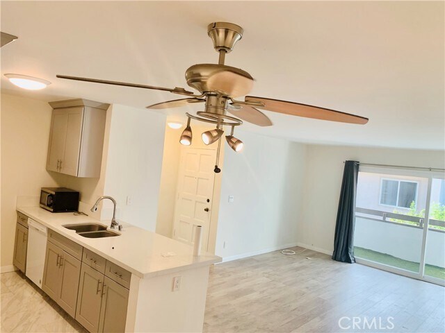 Foto del edificio - 2501 W Sunflower Ave