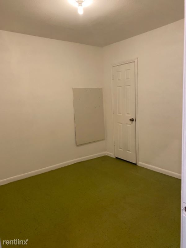 Building Photo - 2410 S Presa St
