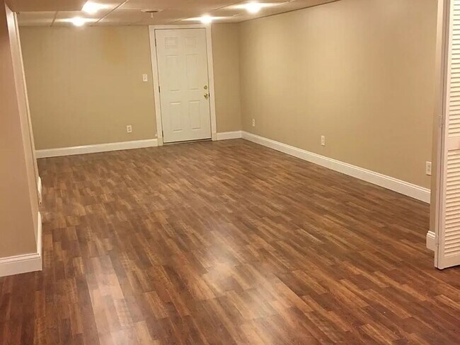 Foto del edificio - Renovated Townhome in Prime Location
