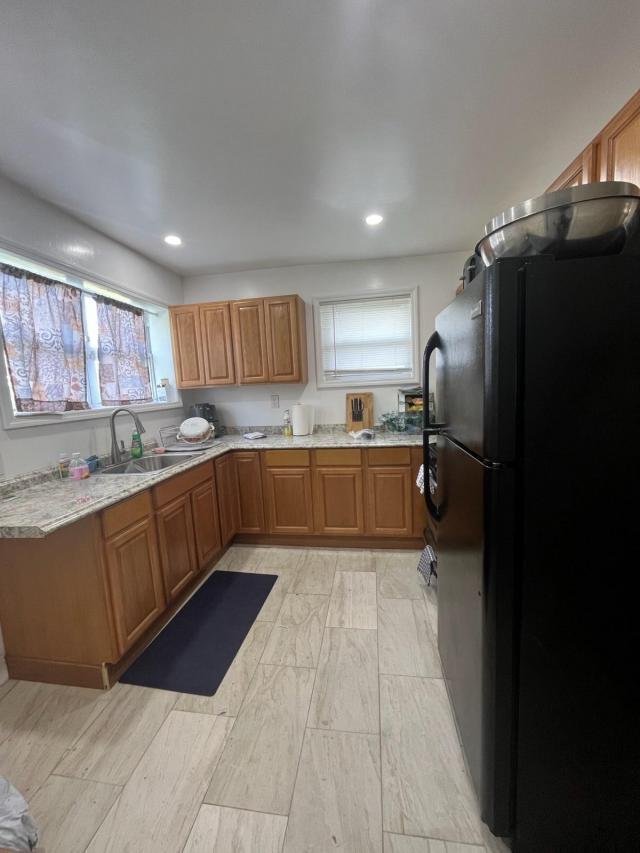 Building Photo - 2 bedroom in TROY NY 12180
