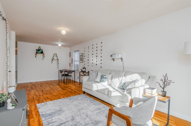 Building Photo - 225 Belvidere Ave