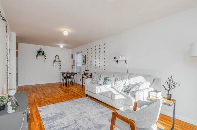 Foto del edificio - 225 Belvidere Ave