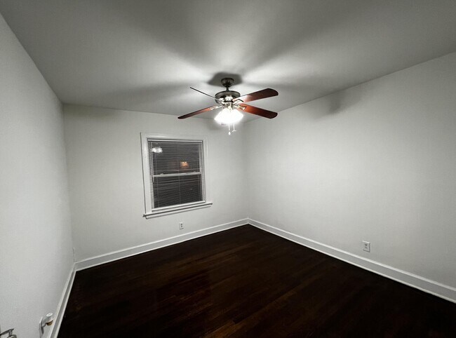 Foto del edificio - 2034 Nashville Ct