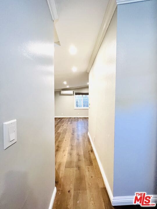 Building Photo - 14236 1/2 Tiara St