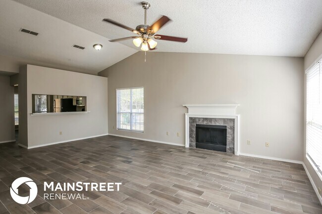 Building Photo - 6820 Lyndale Dr