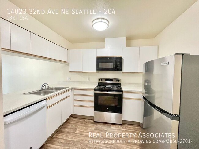 Building Photo - 14023 32nd Ave NE