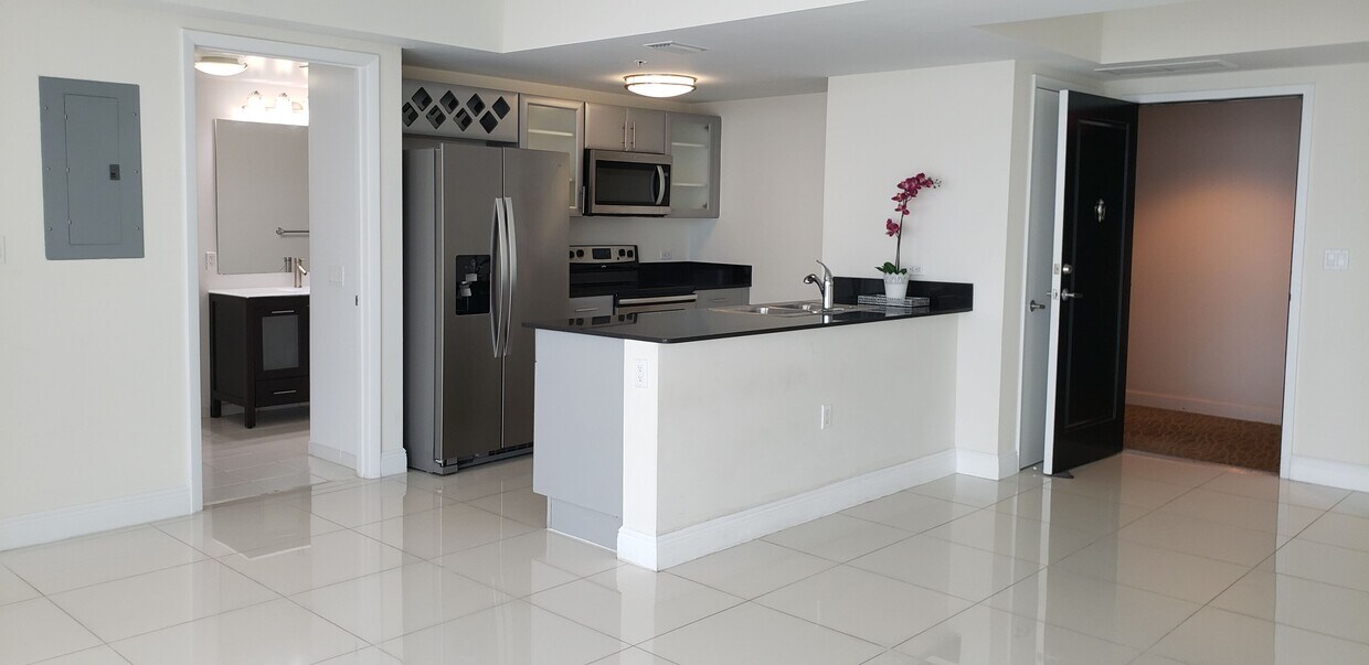 Foto principal - 1861 NW S River Dr